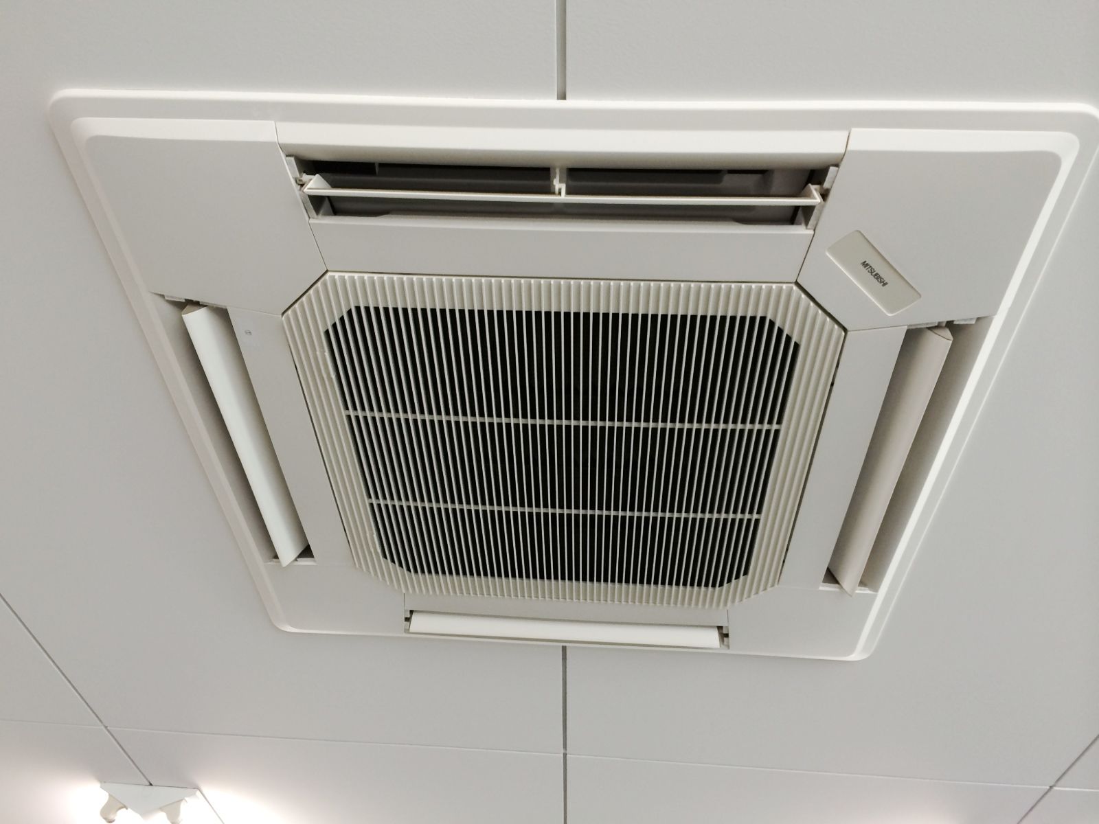 空調吹き出し口