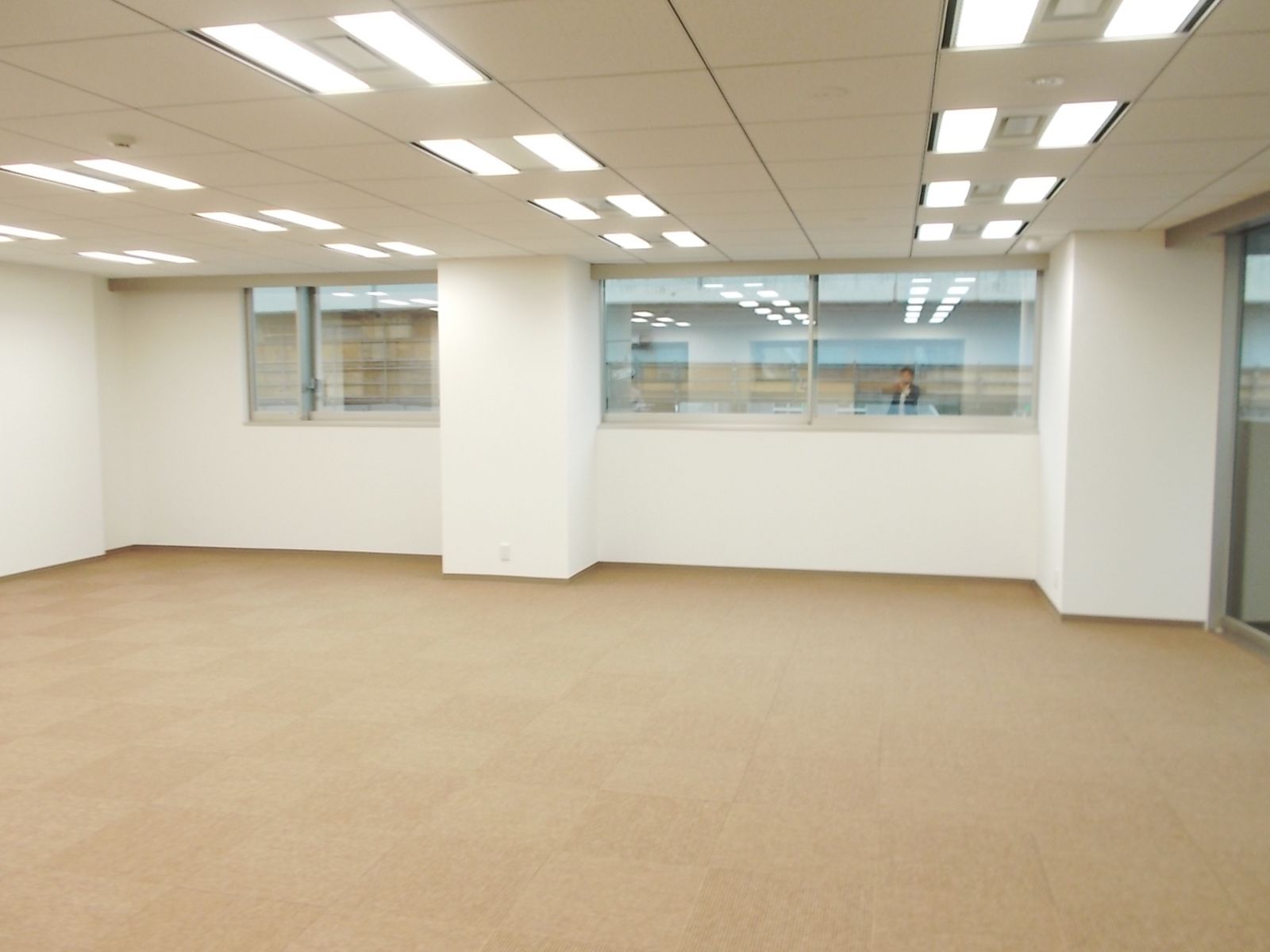 オフィス室内参考画像（※5階）