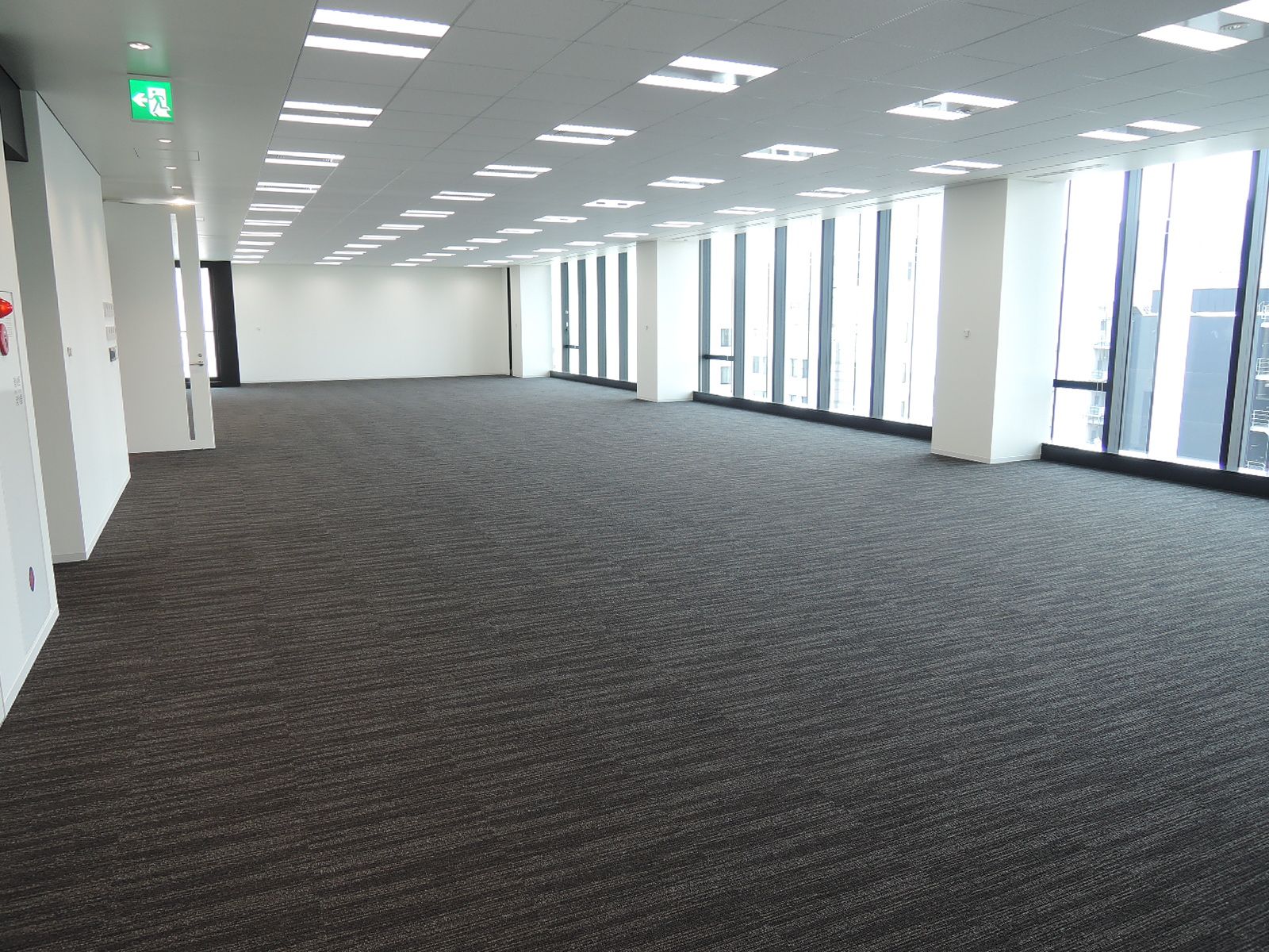 オフィス室内参考画像