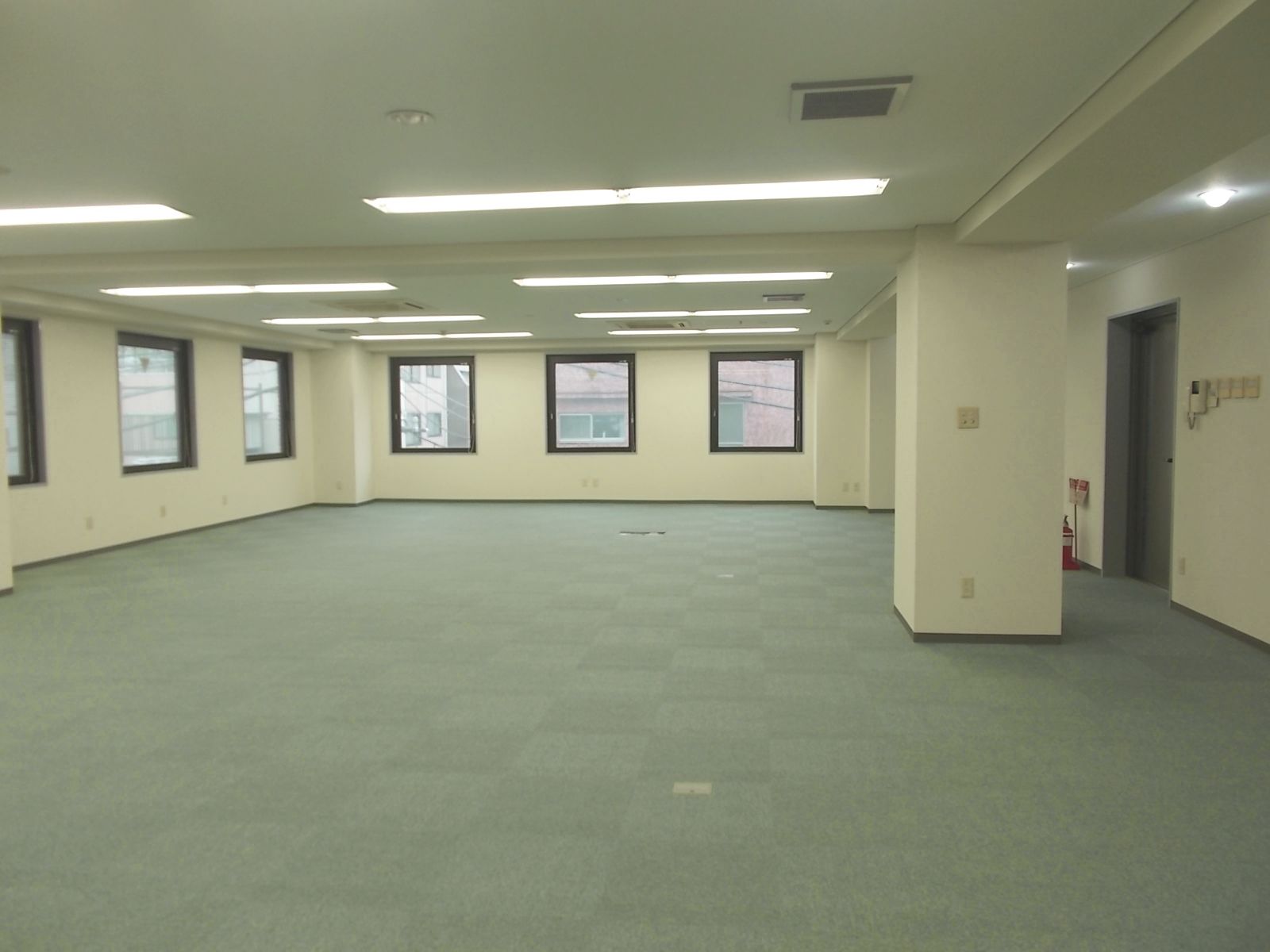 オフィス室内参考画像（約56坪）