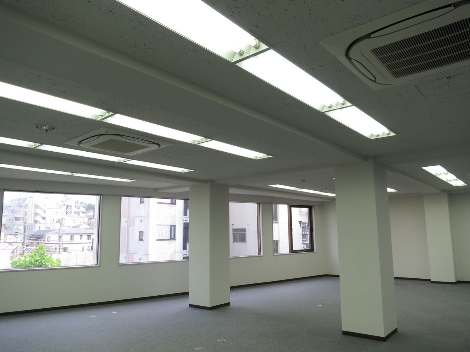 オフィス室内参考画像(約40坪)