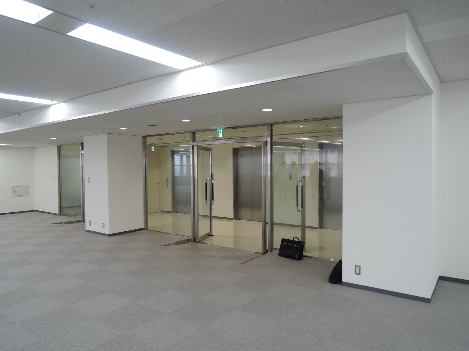 貸室出入口