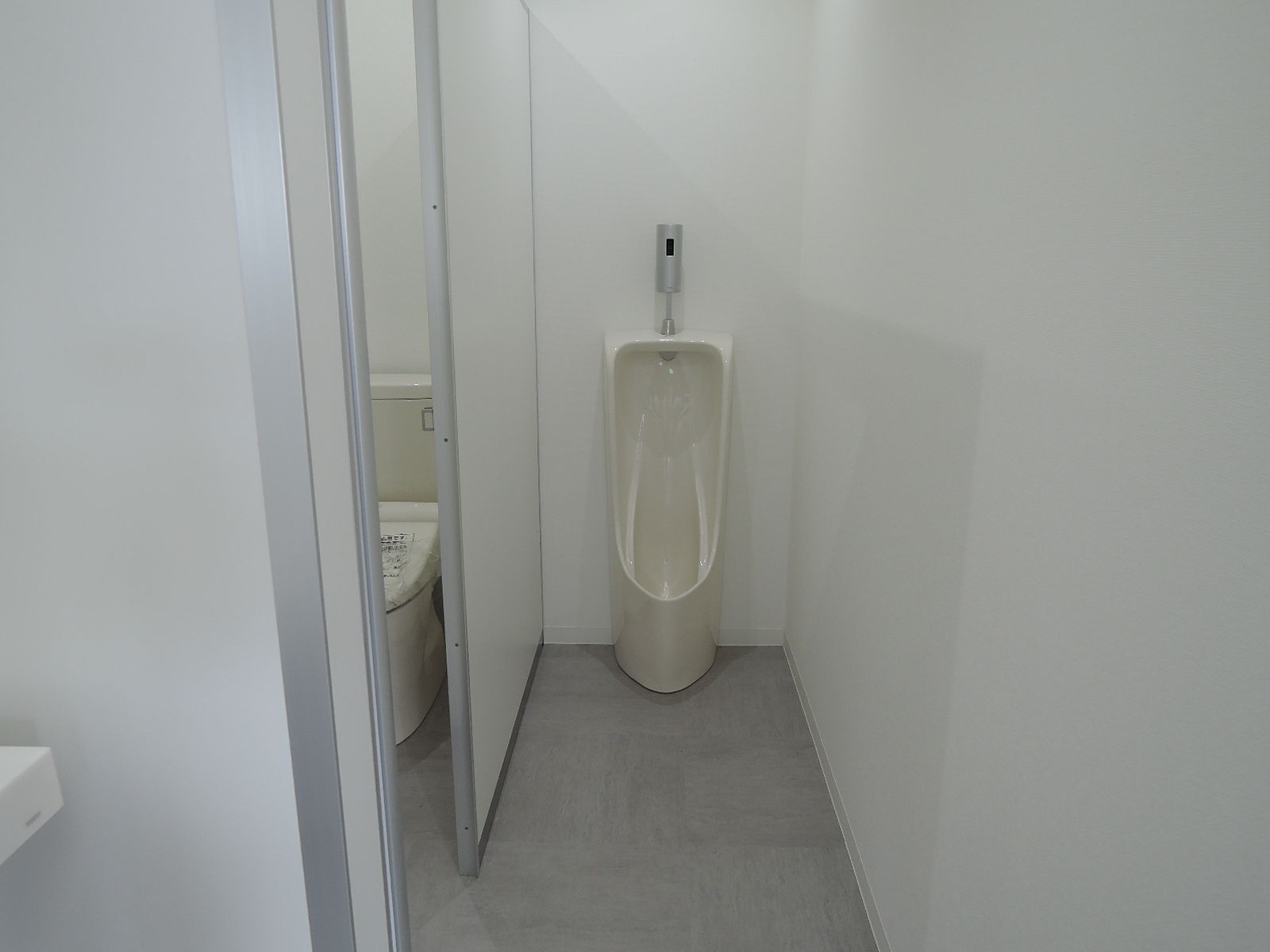 男性用トイレ