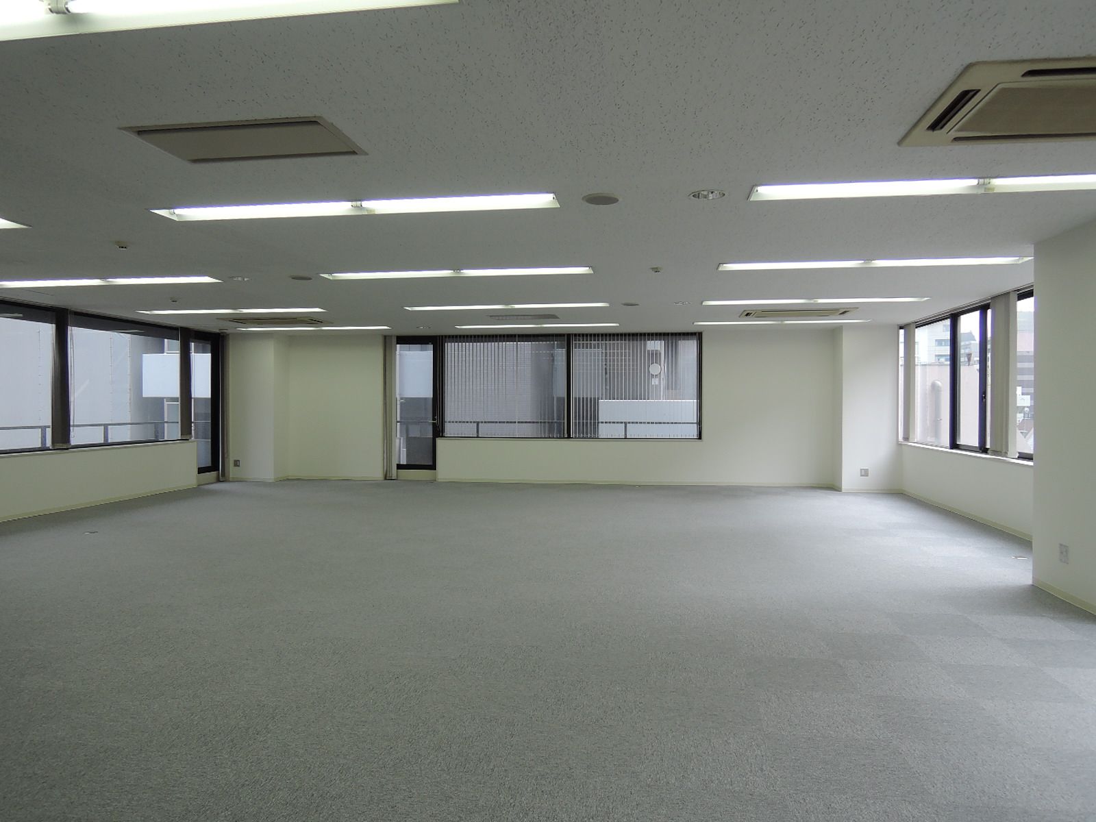 別角度の様子