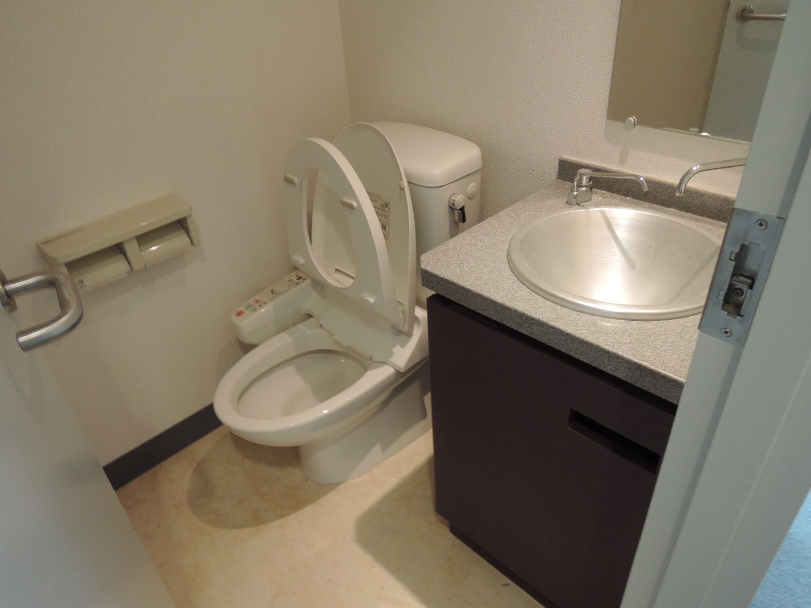 男女別トイレ個室