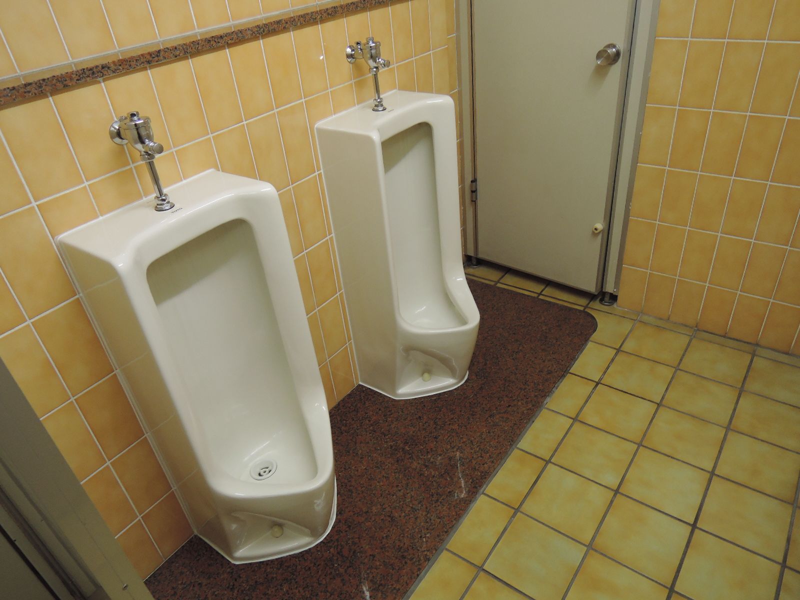 男性用トイレ