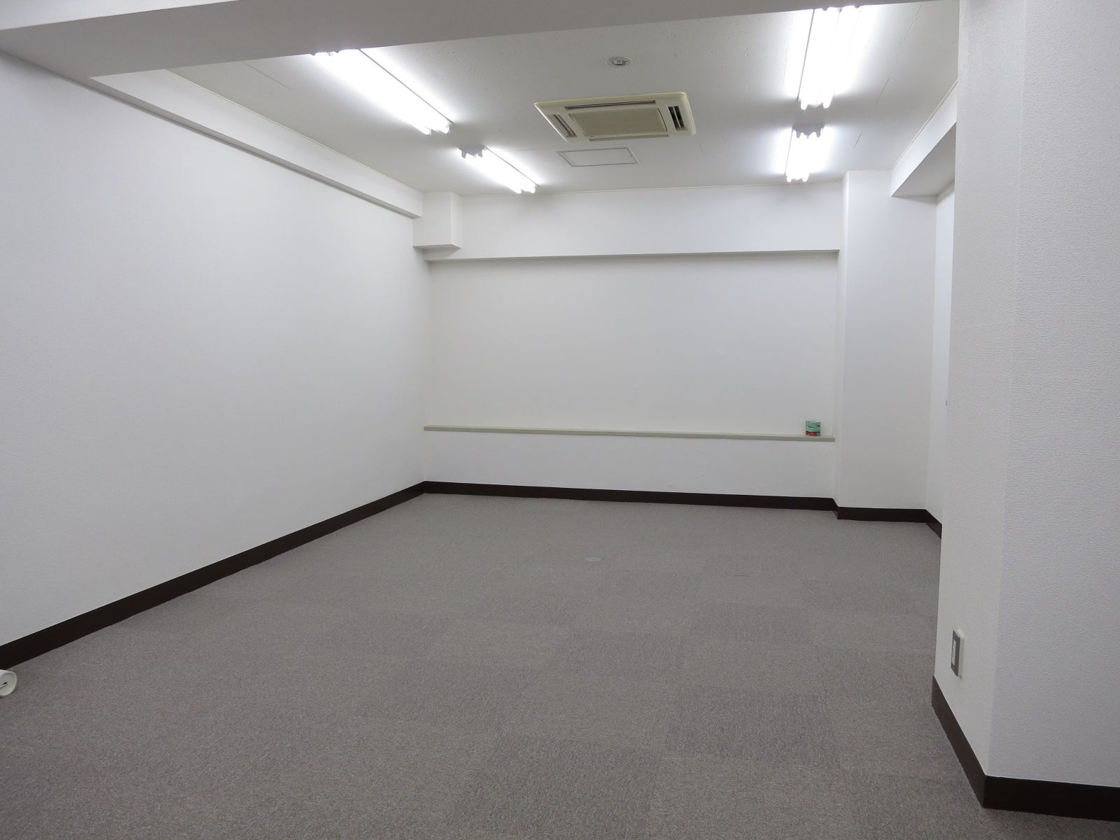 オフィス室内参考画像（7階：約26坪）