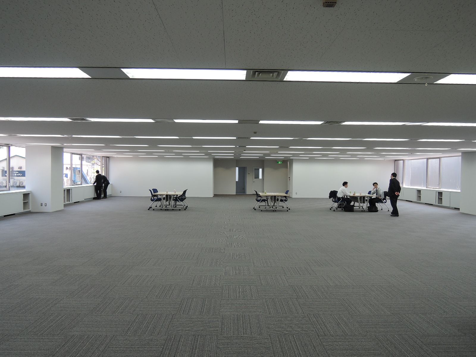 奥行き十分なオフィス