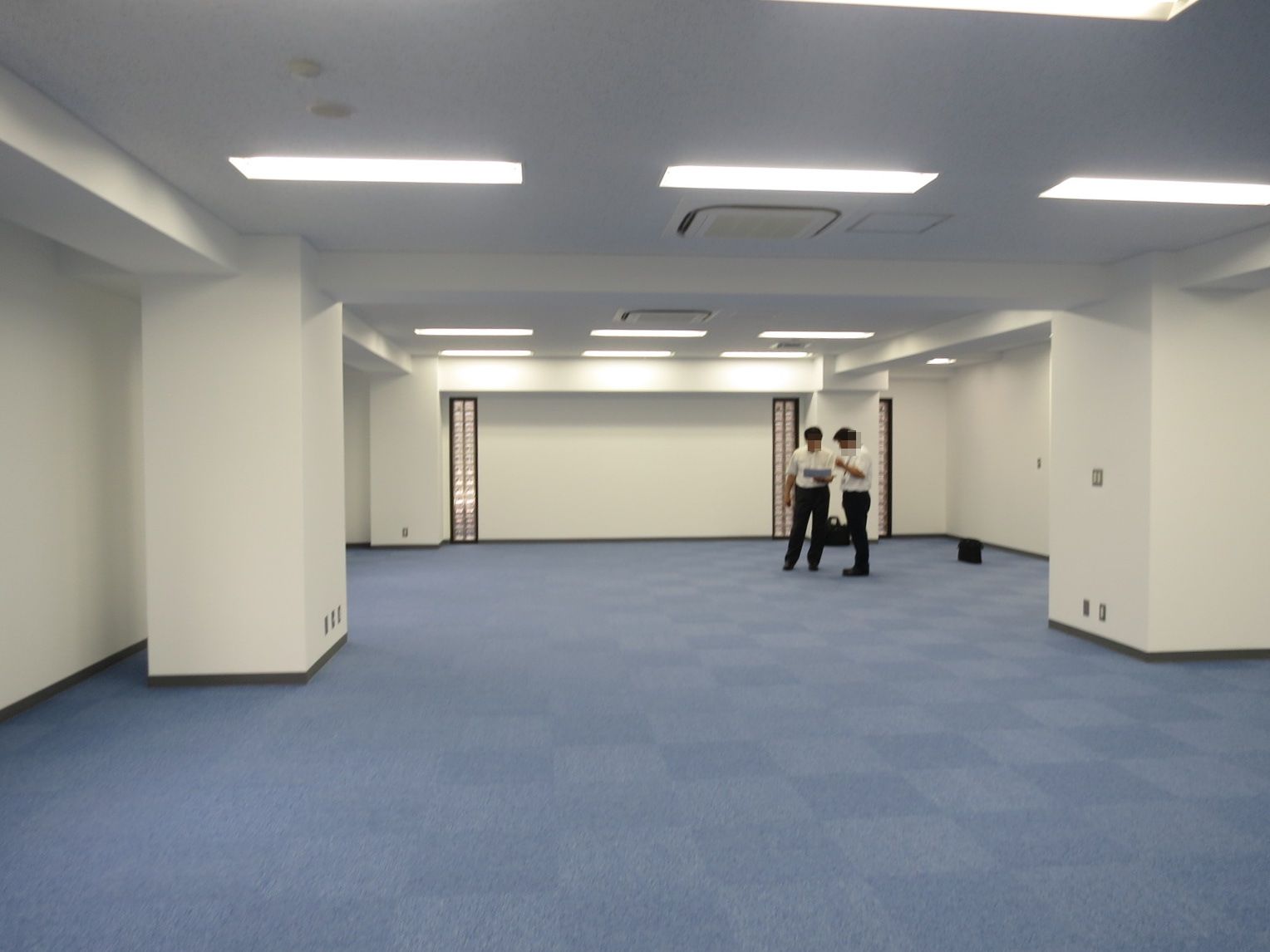 別角度からの様子