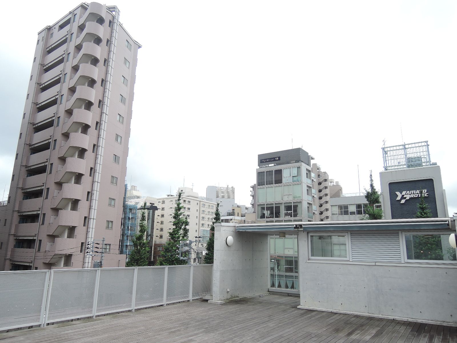 屋上の開放感は抜群