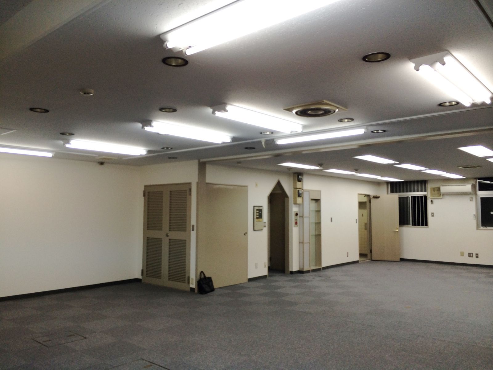 オフィス室内参考画像