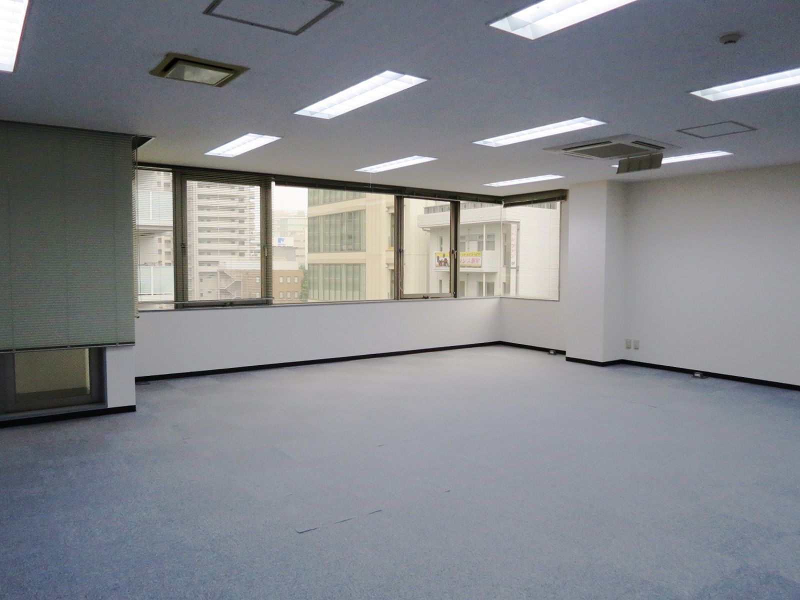 オフィス室内参考画像