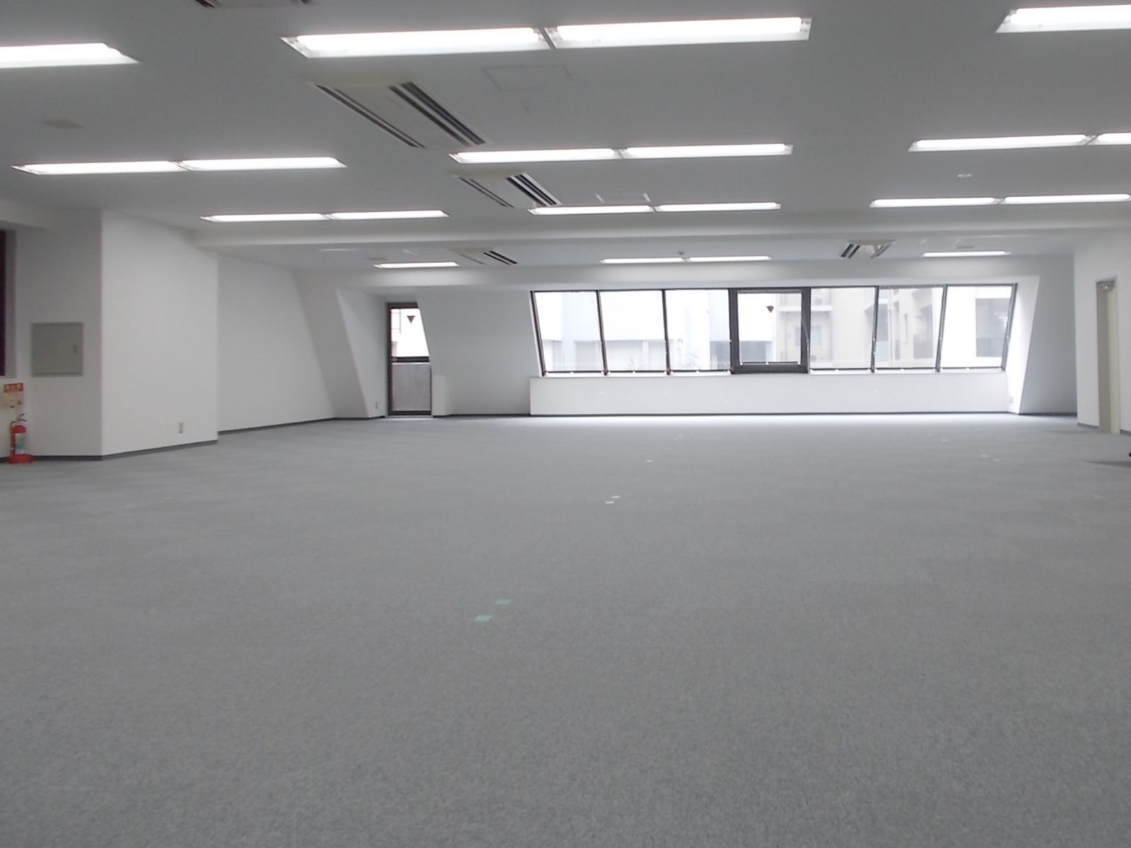 オフィス室内参考画像