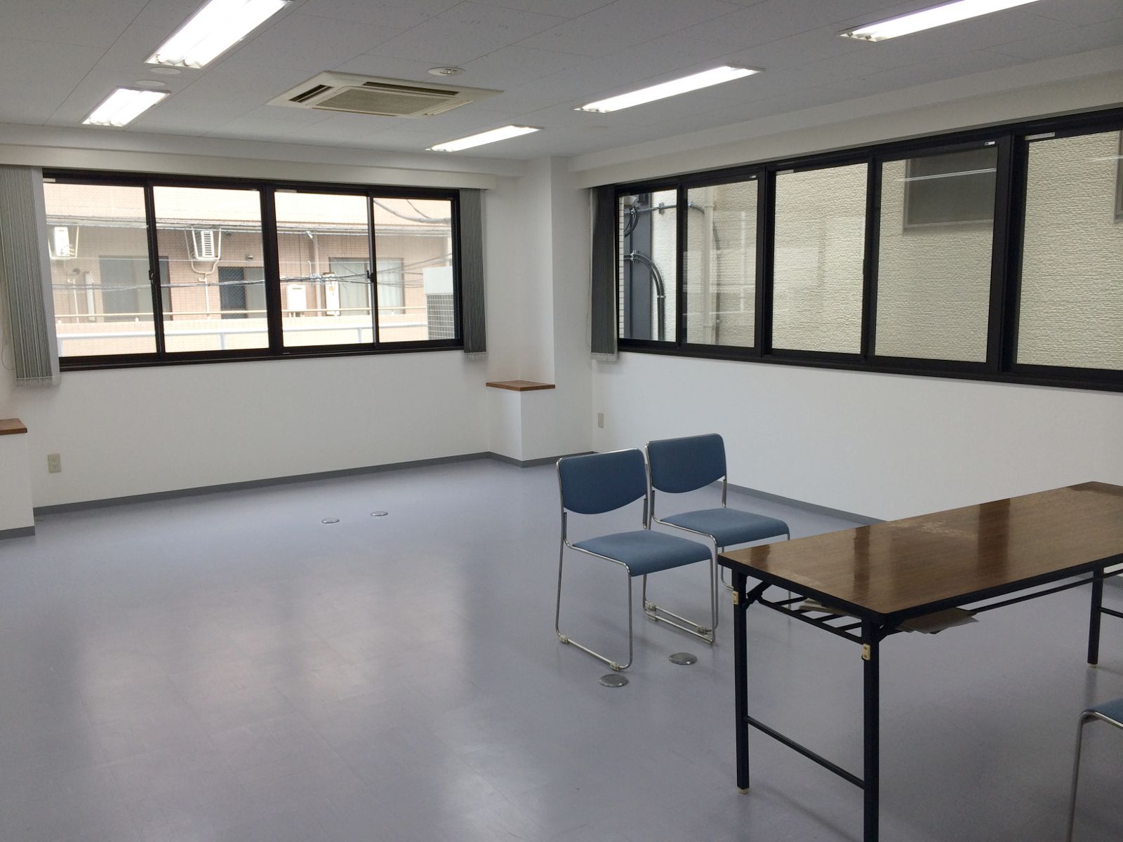オフィス室内参考画像