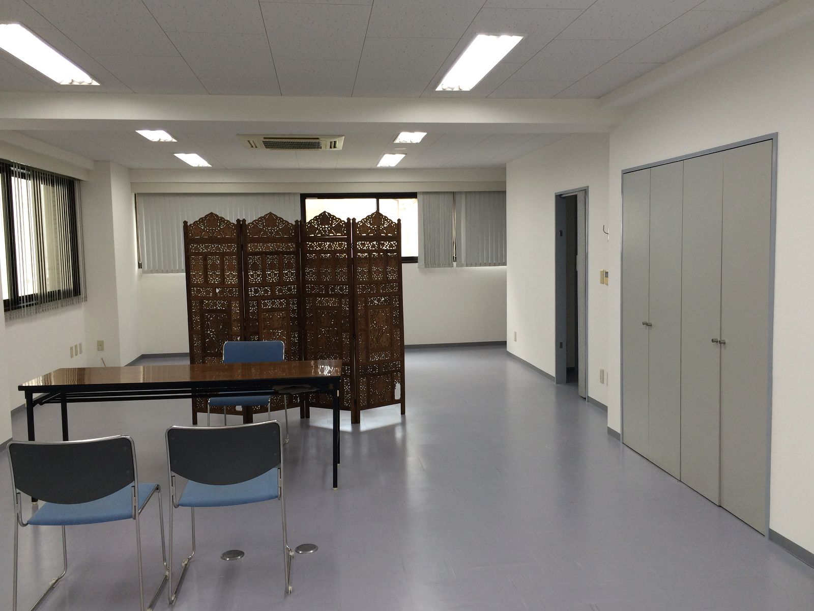 コンパクトな室内