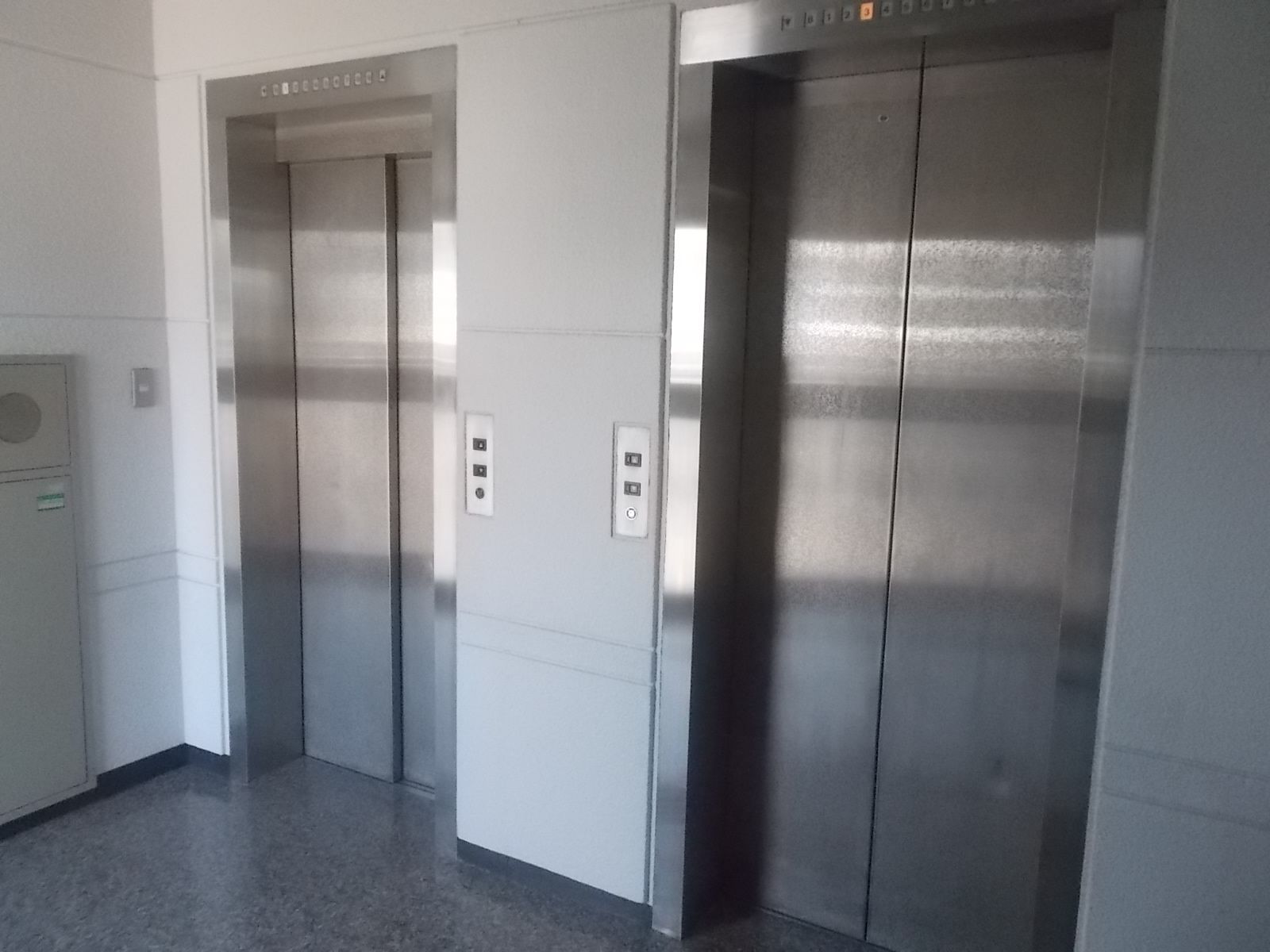 エレベーターホール