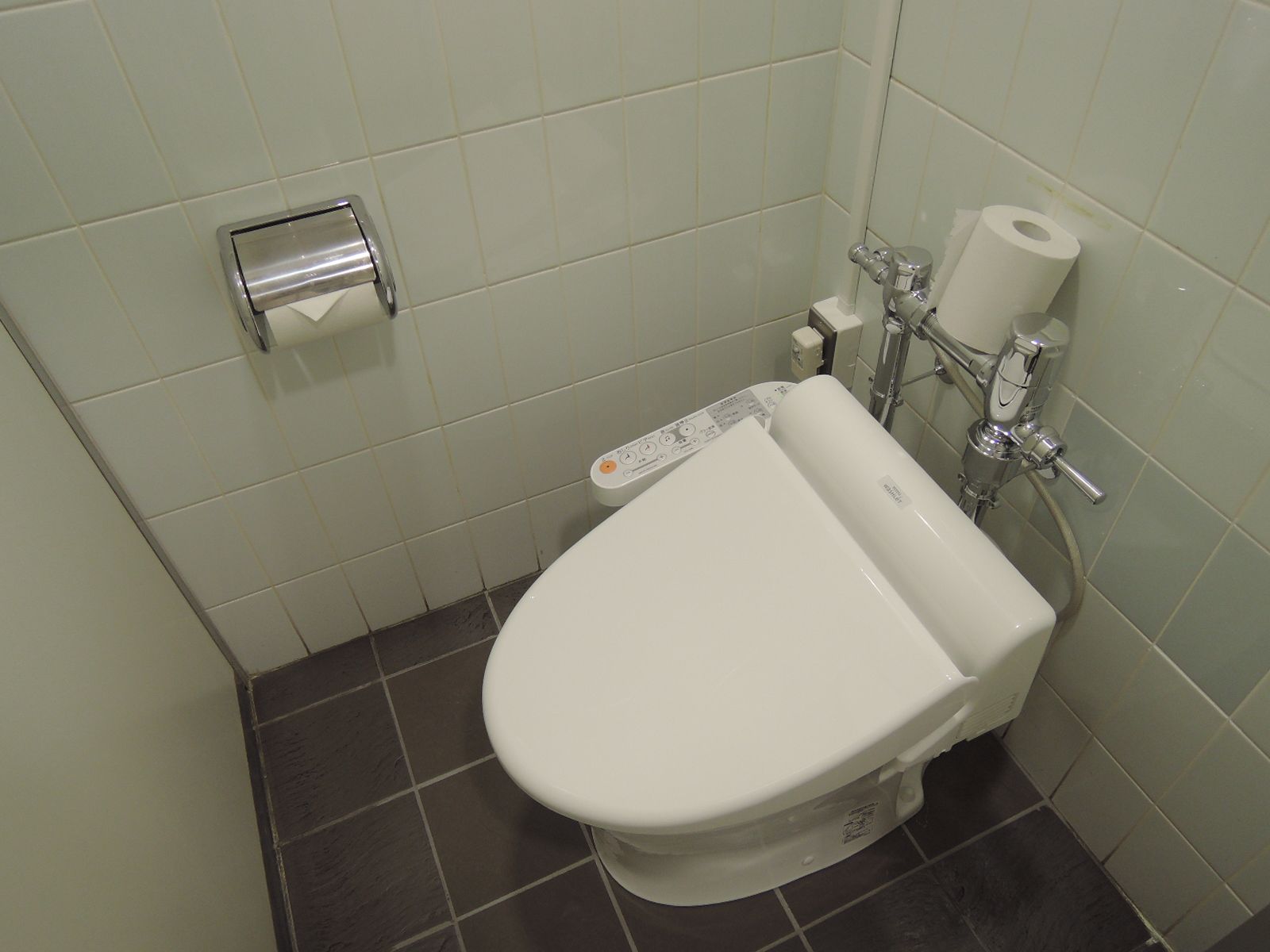 男女別トイレ個室