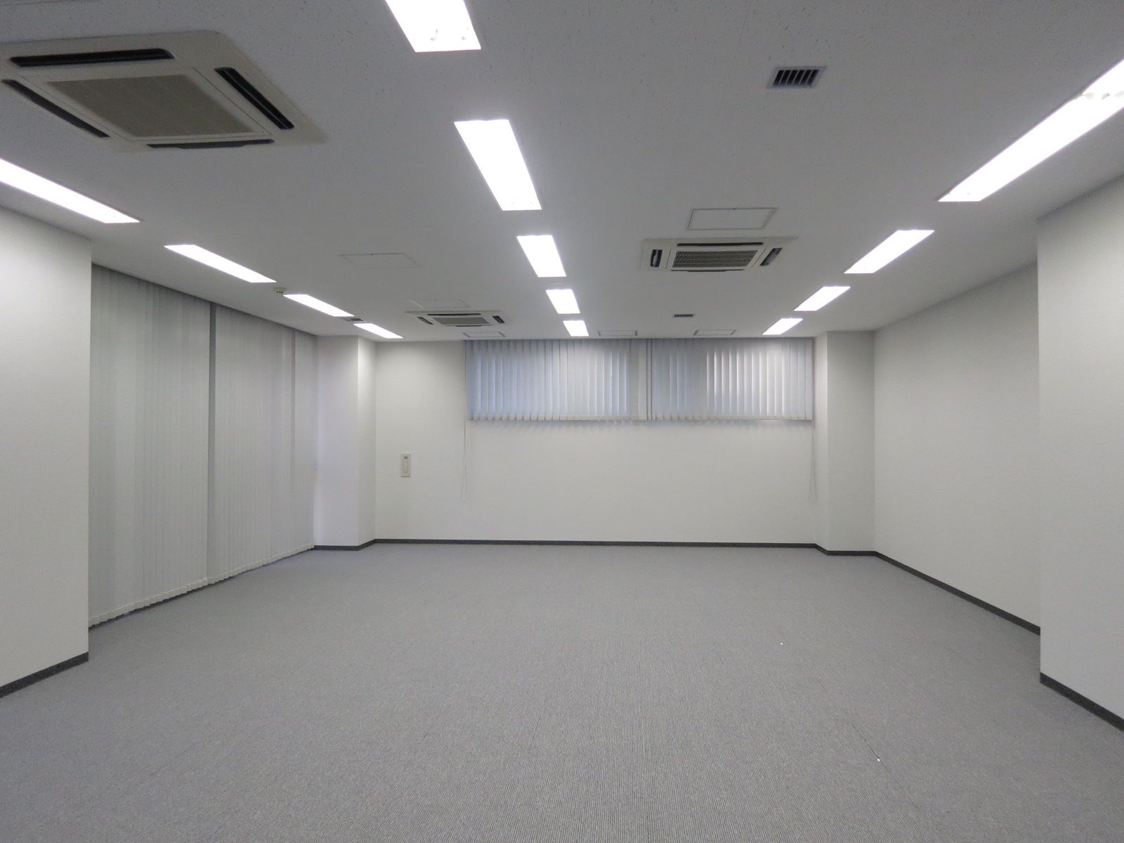 オフィス室内参考画像