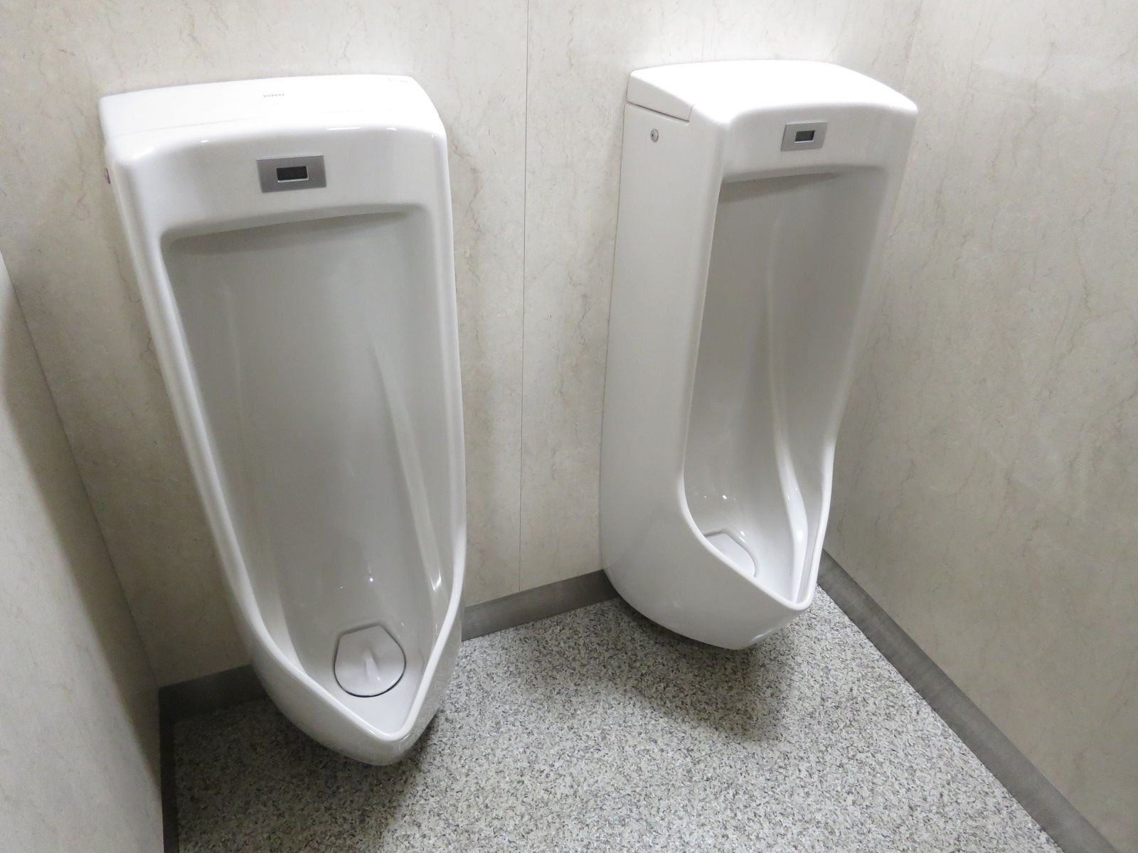 男性用トイレ
