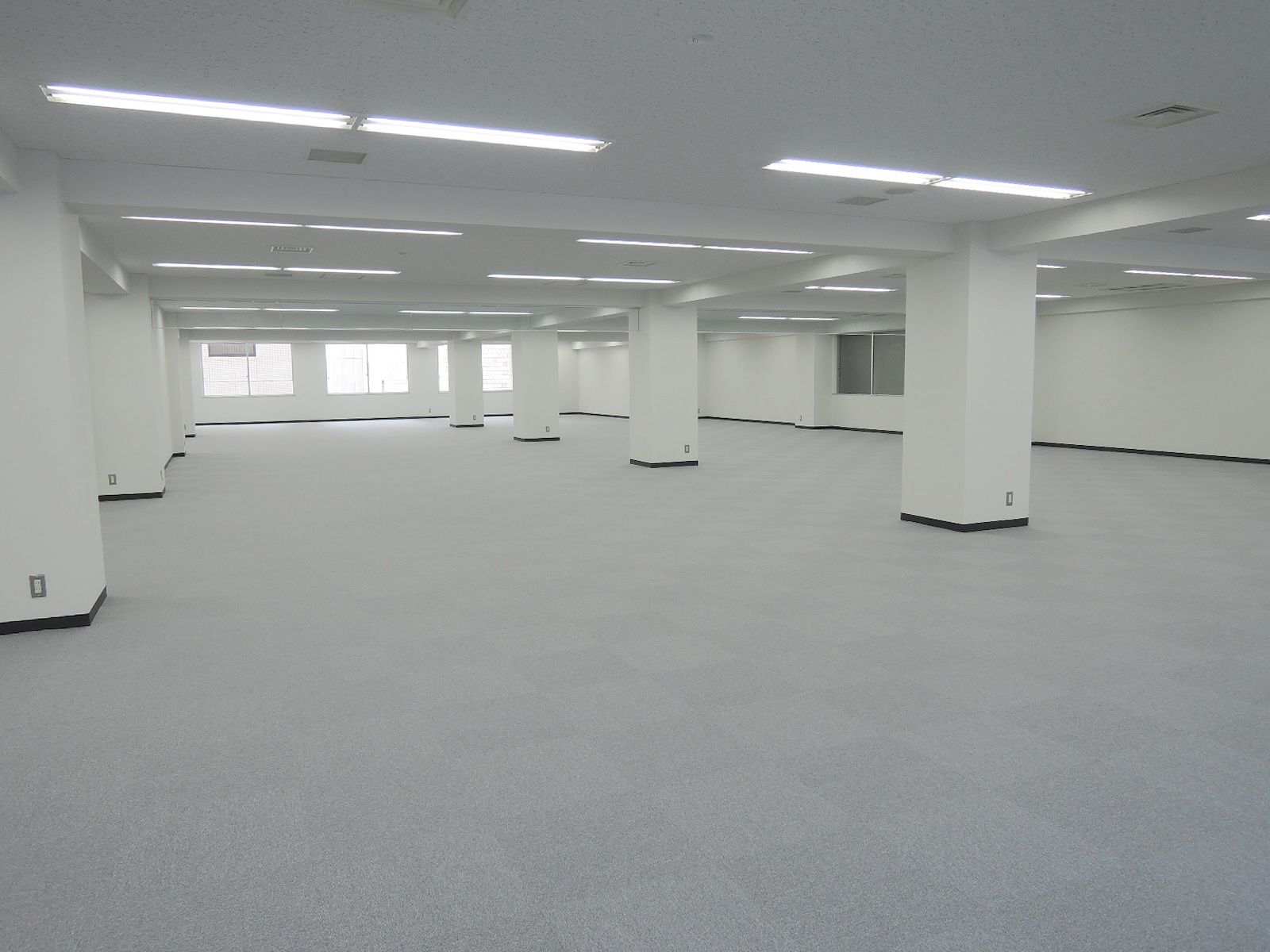 オフィス室内参考画像（約277坪）