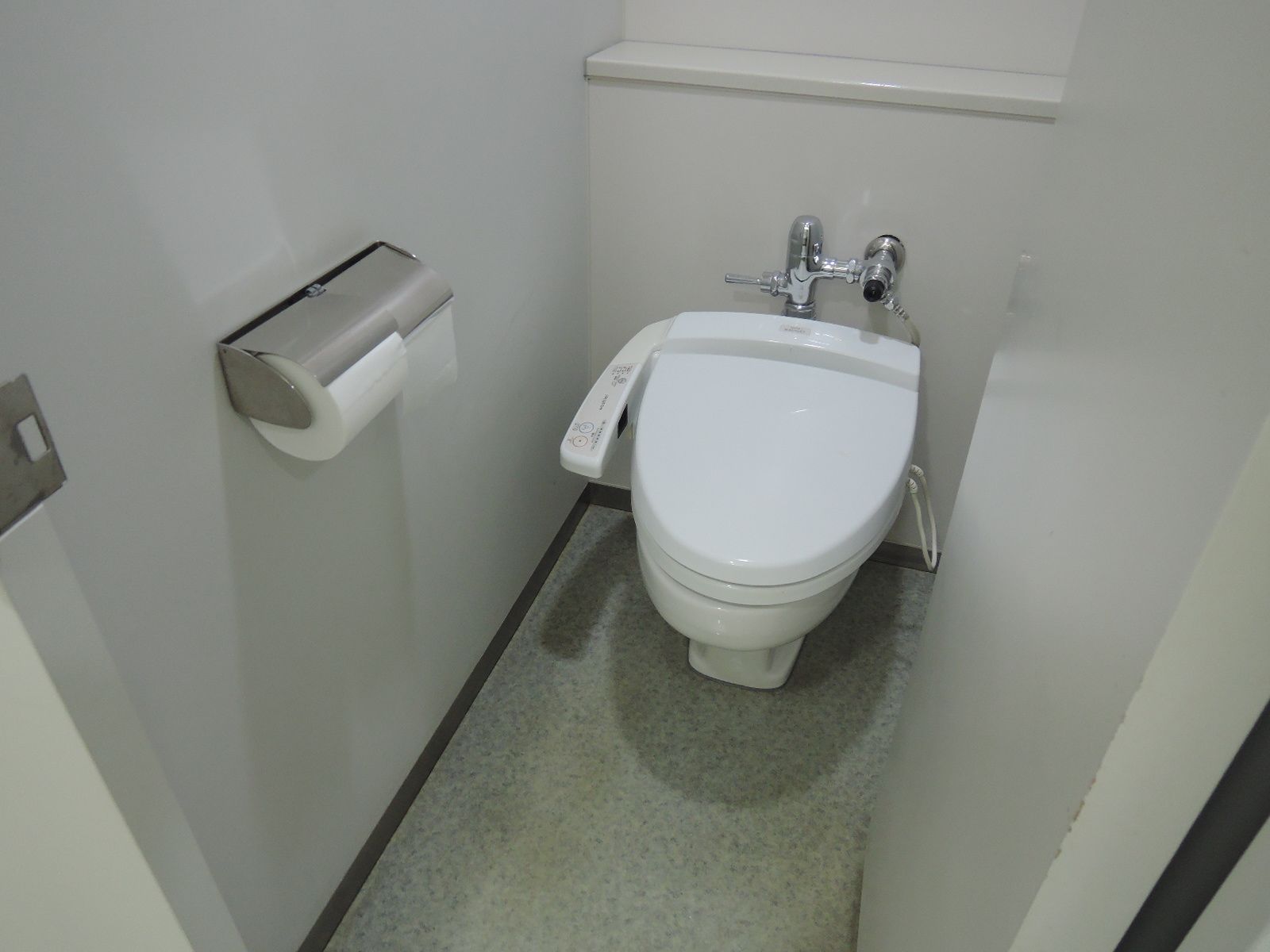 男女別トイレ個室