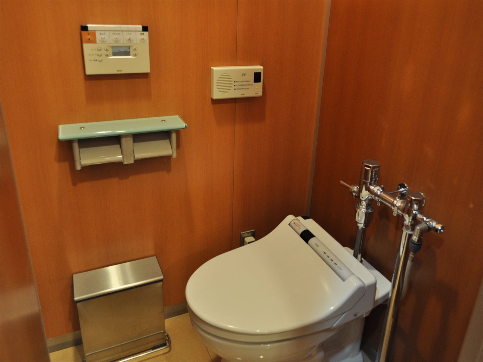 男女別トイレ個室（※2階）