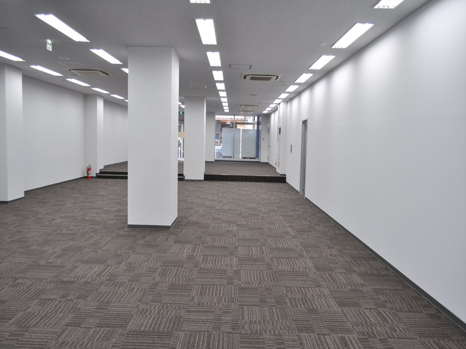 奥行き十分なオフィス（※1階）