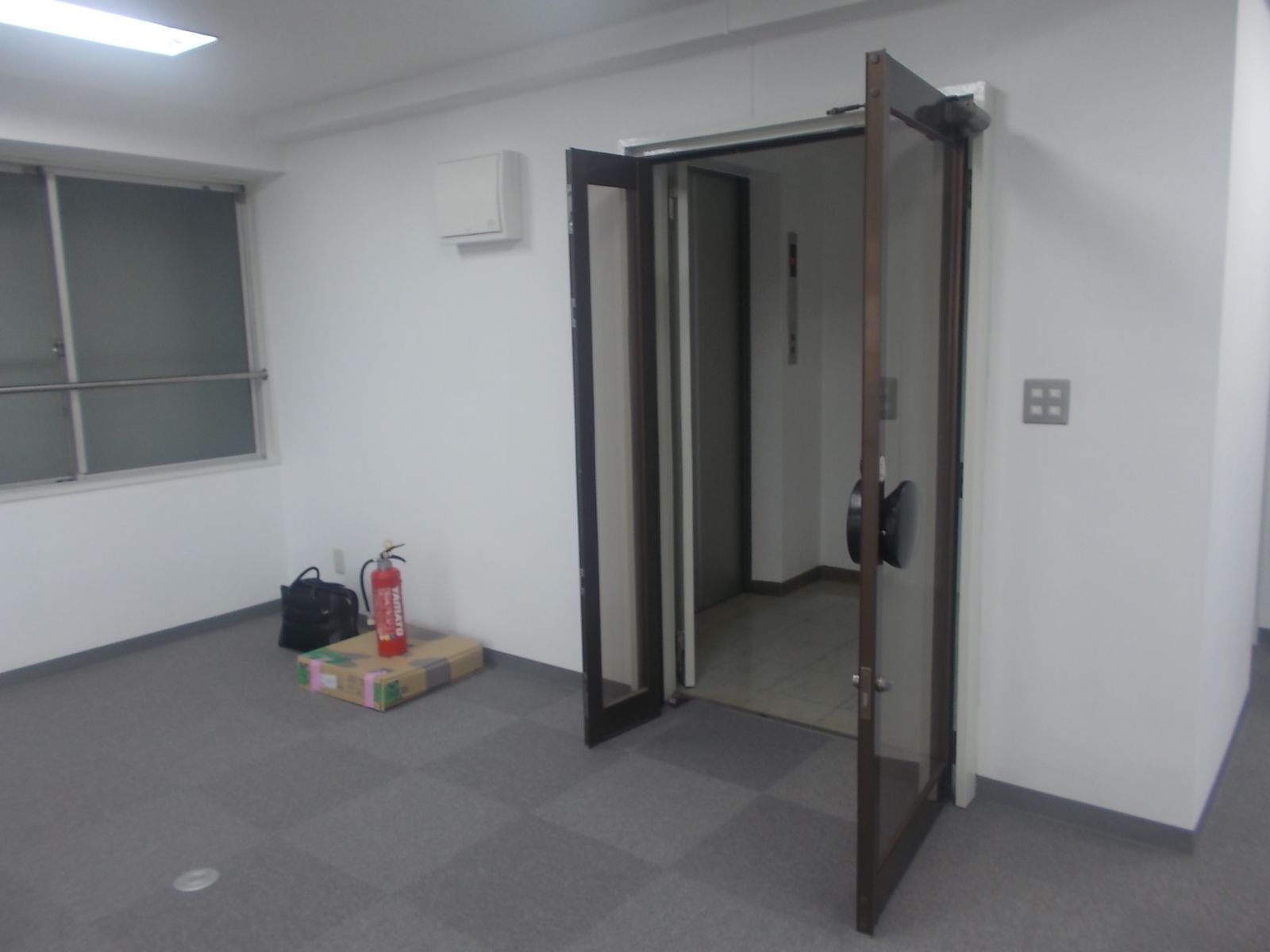 貸室出入口