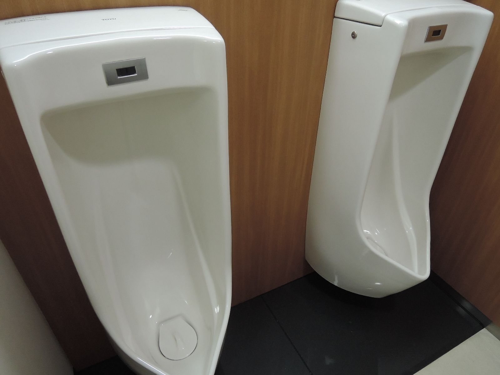 男性用トイレ
