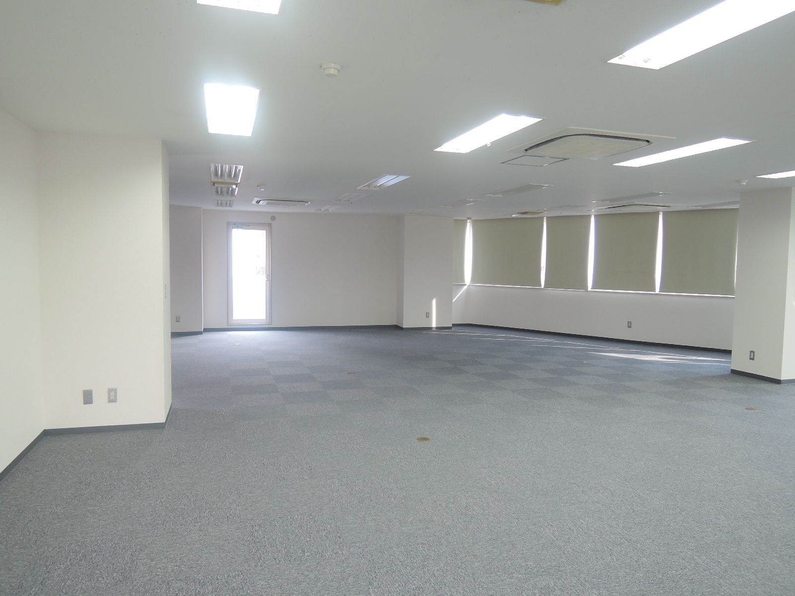 オフィス室内参考画像