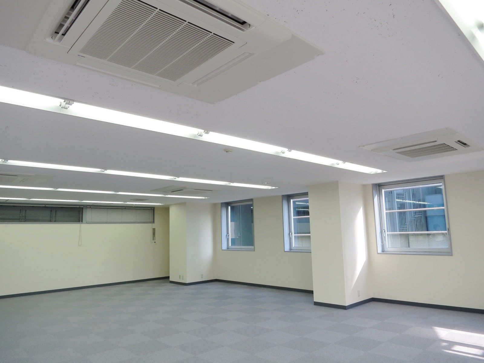 オフィス室内参考画像(3階・約42坪)
