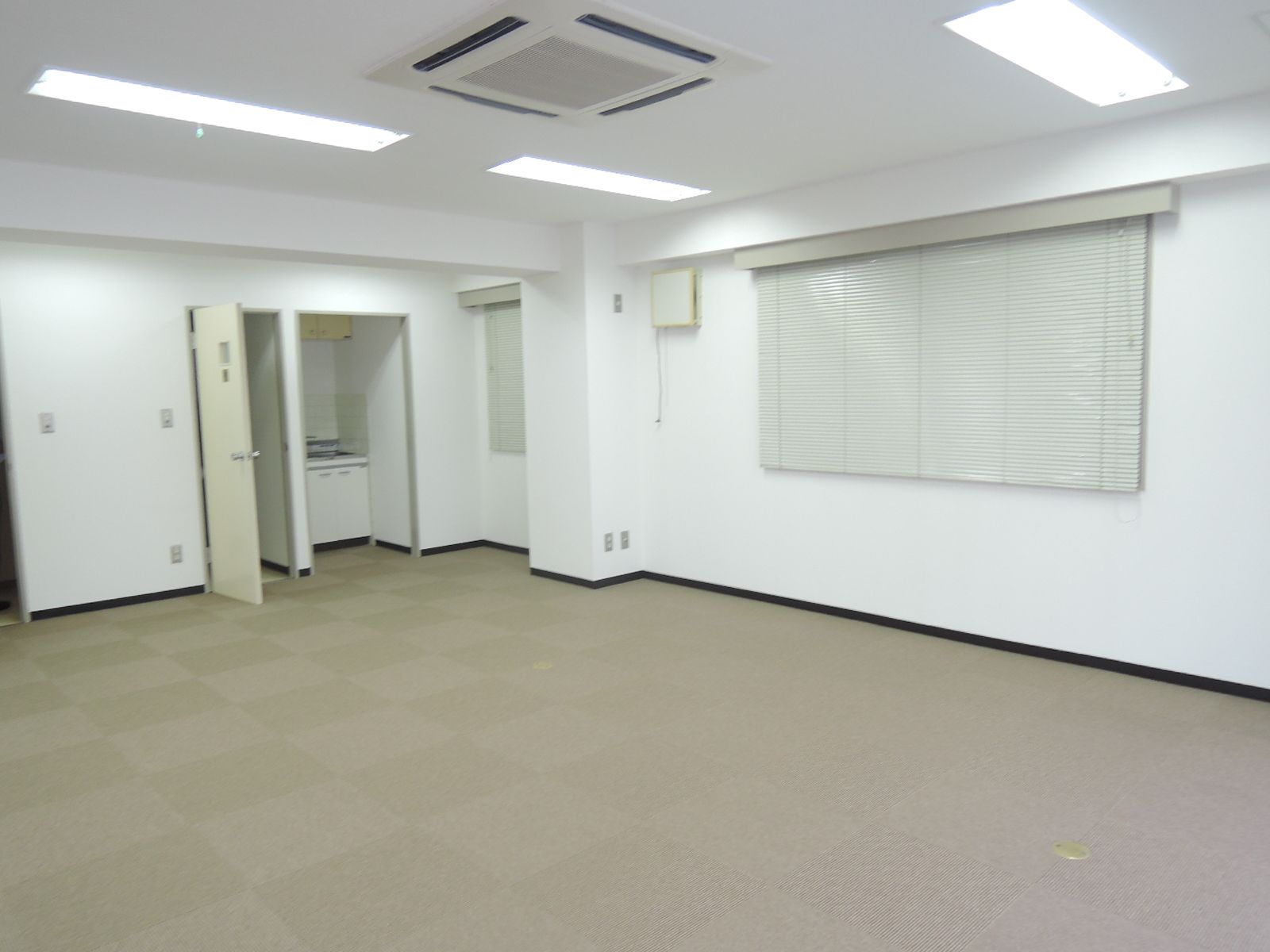 オフィス室内参考画像