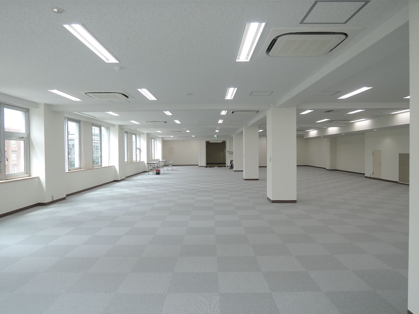 オフィス室内参考画像
