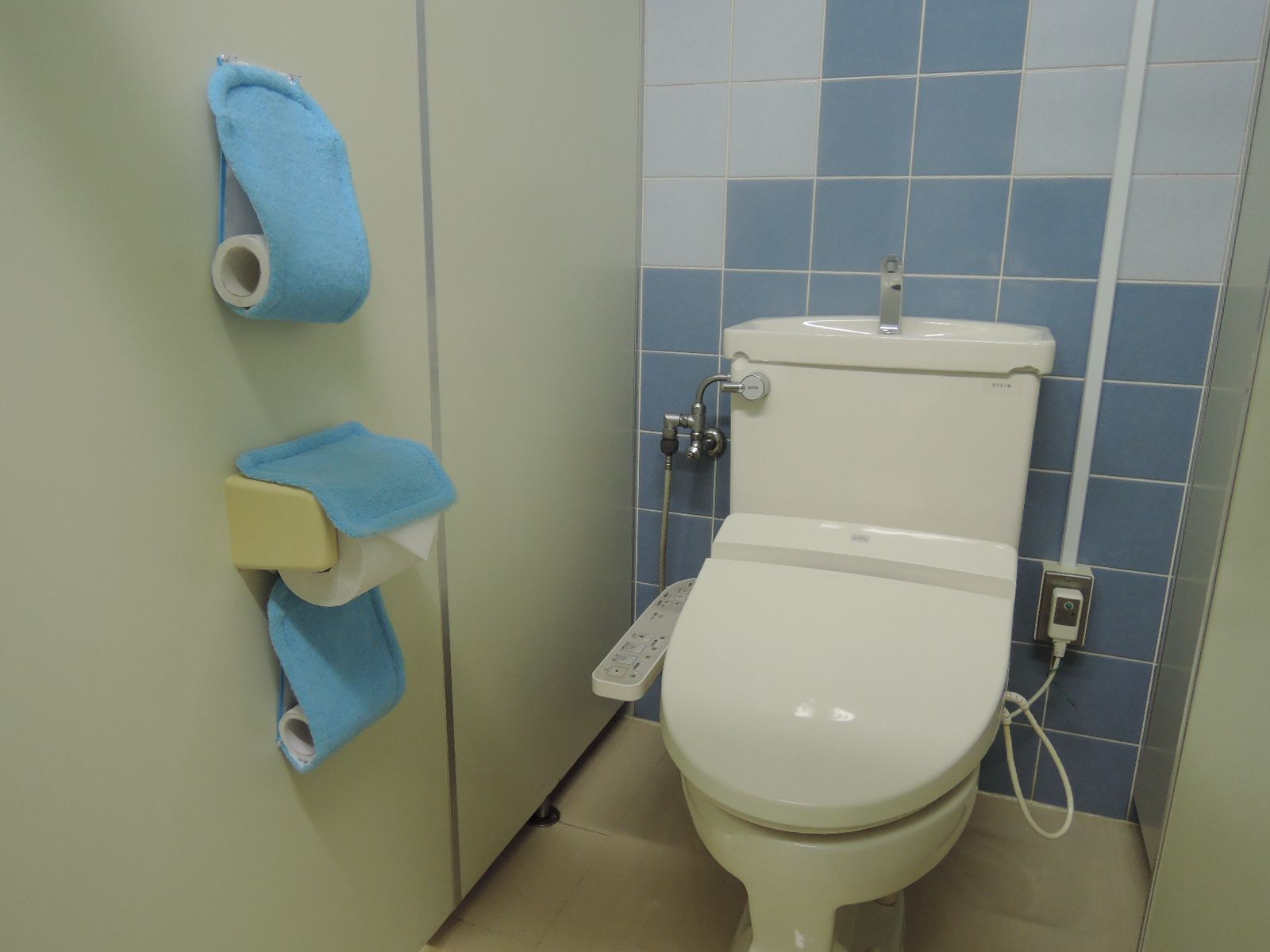 男女別トイレ個室