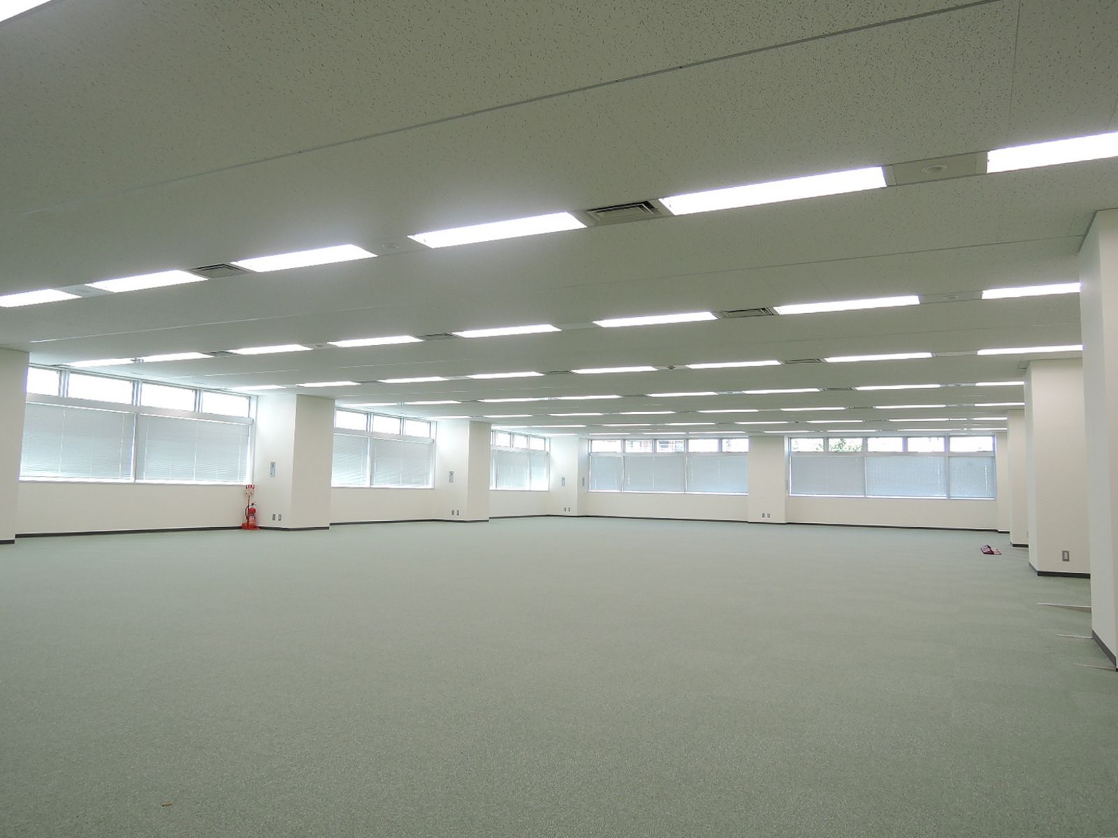 オフィス室内参考画像