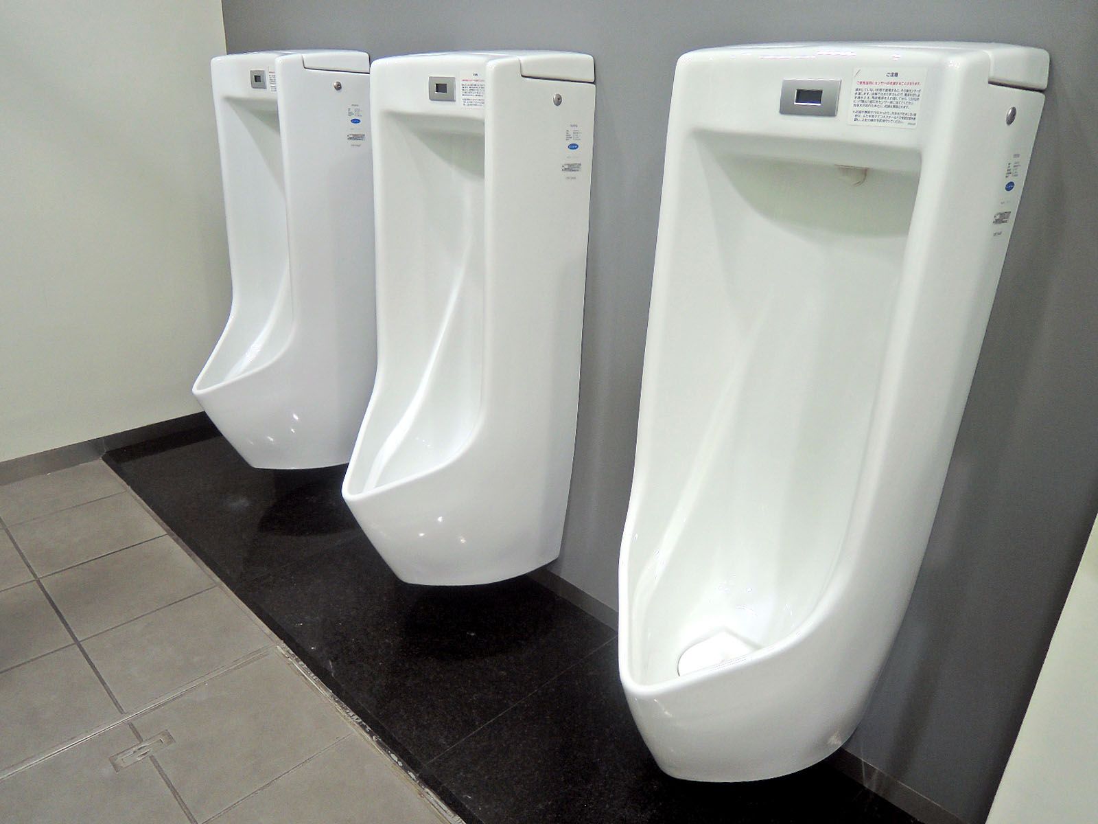 男性用トイレ