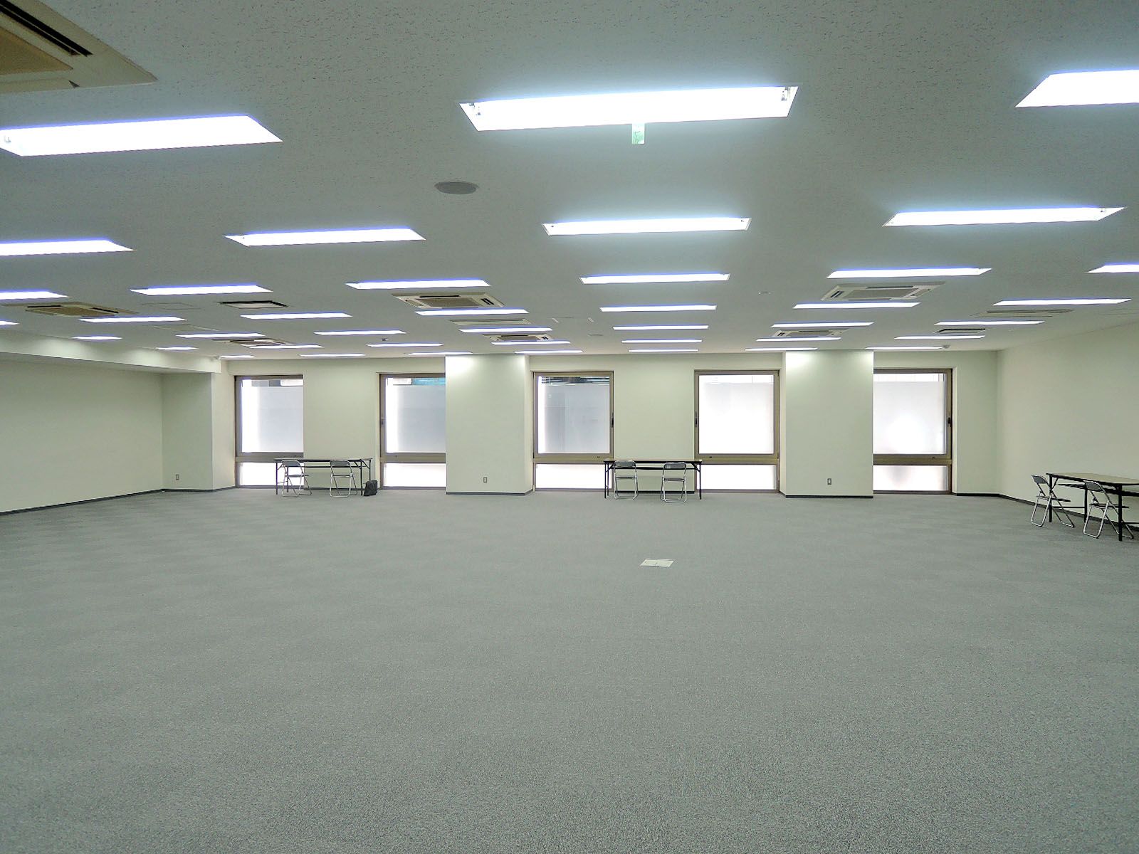 オフィス室内参考画像