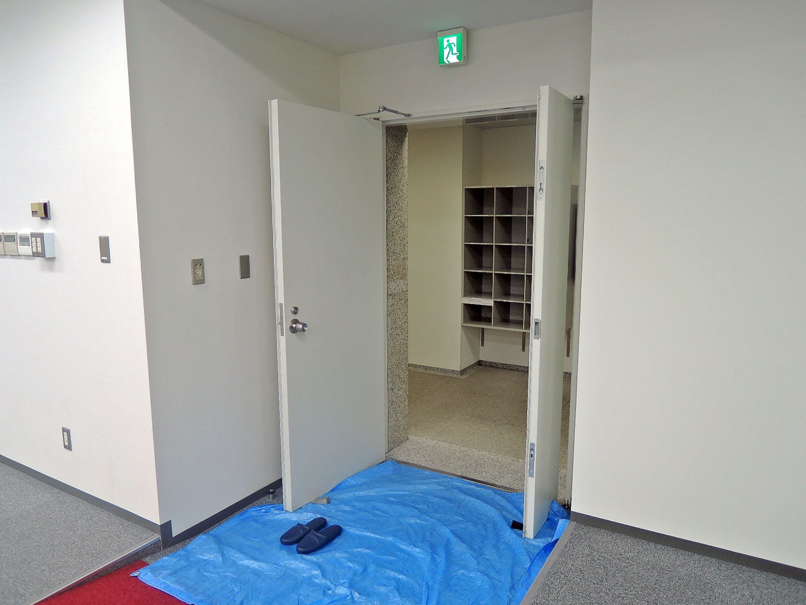 貸室出入口