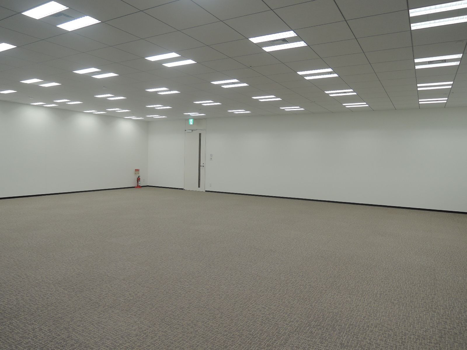 オフィス室内参考画像