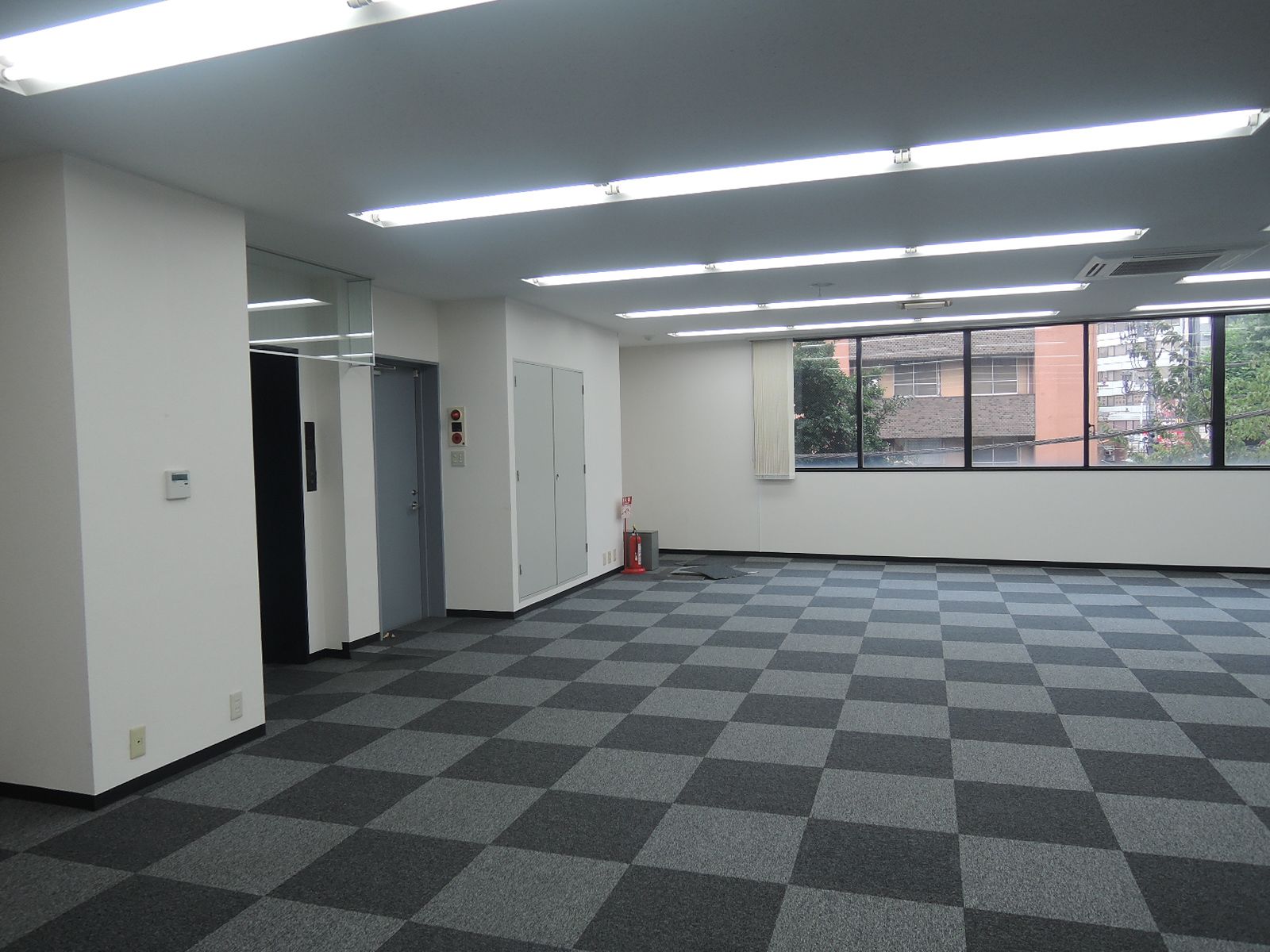 オフィス室内参考画像