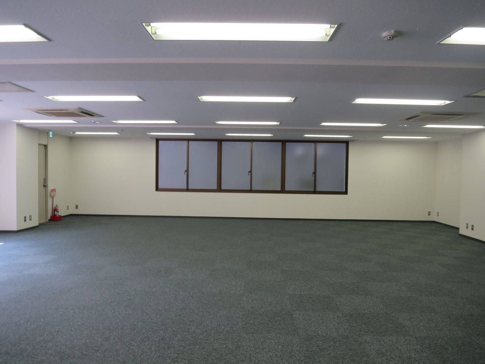オフィス室内参考画像