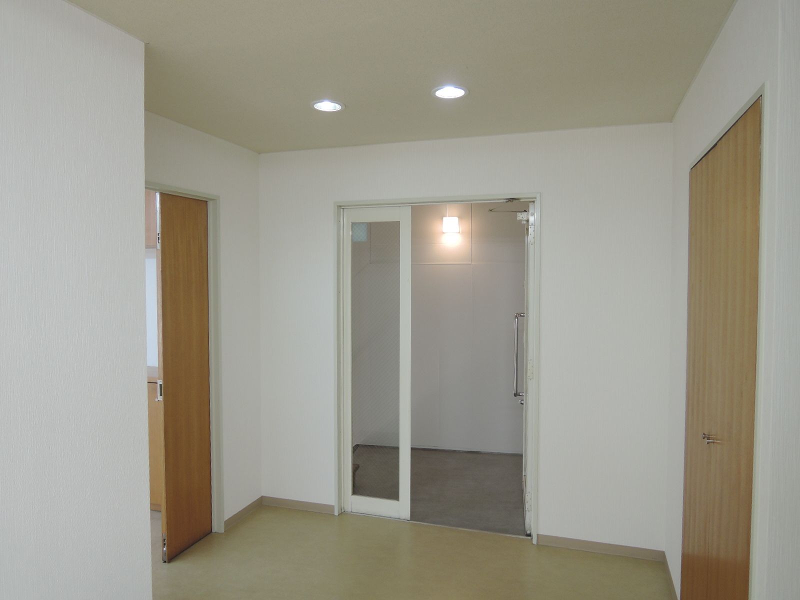 複数の部屋に分かれている（2階）