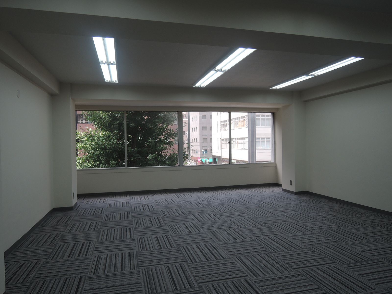 オフィス室内参考画像