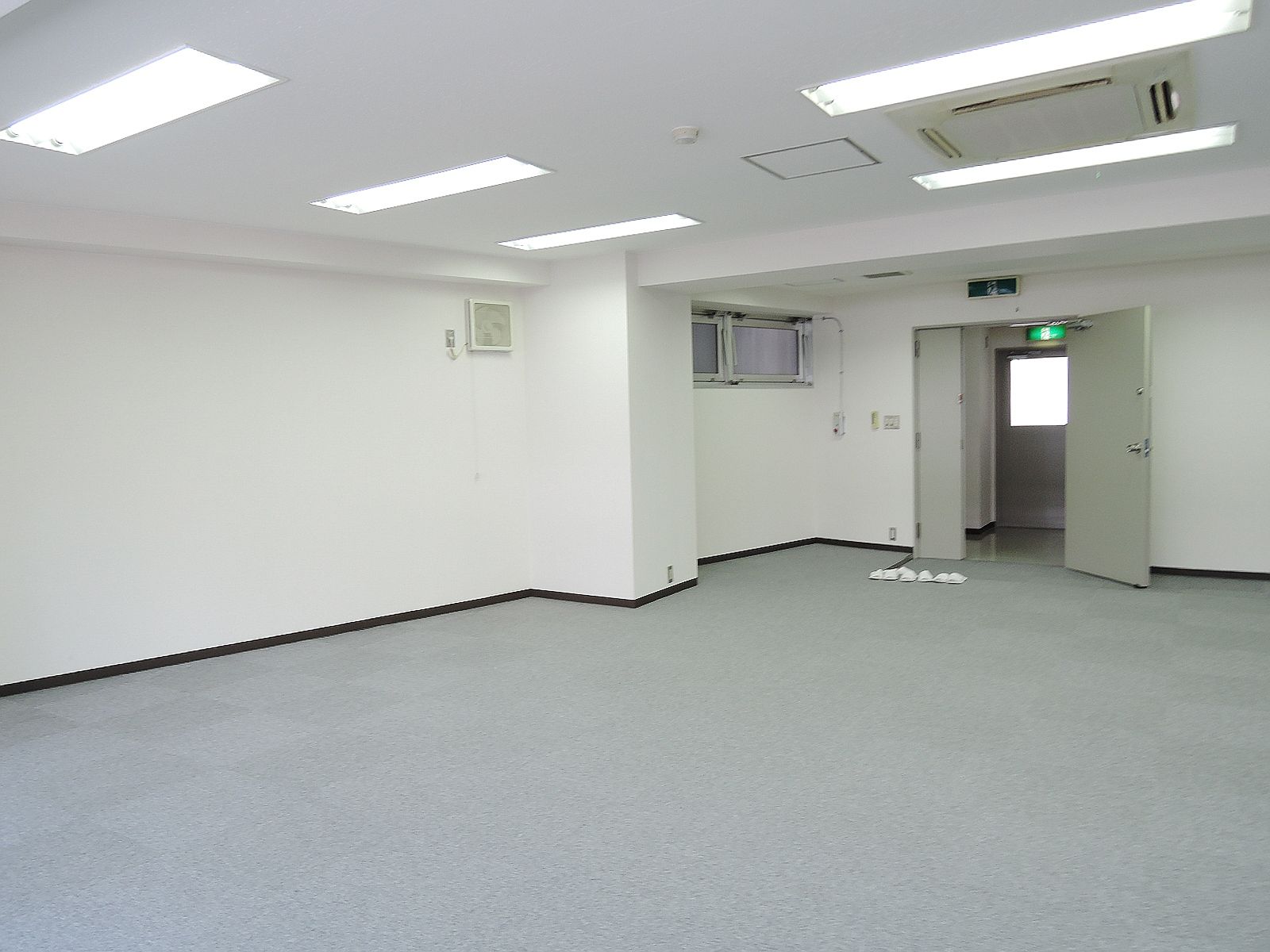 オフィス室内参考画像
