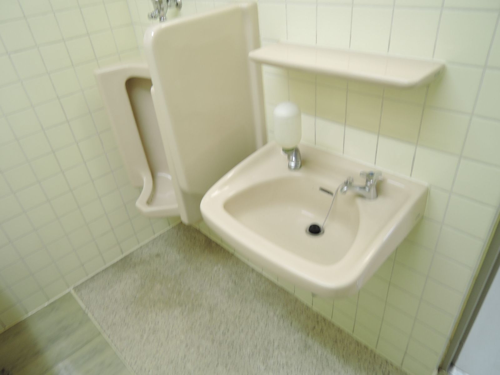 男性用トイレ