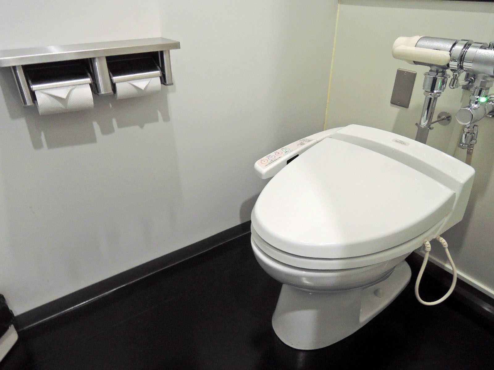 男女別トイレ個室