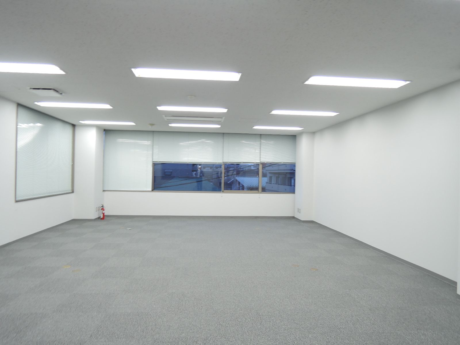 オフィス室内参考画像