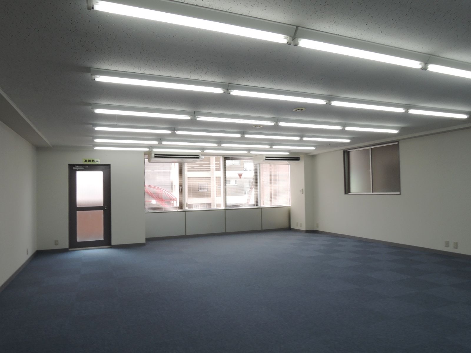 オフィス室内参考画像