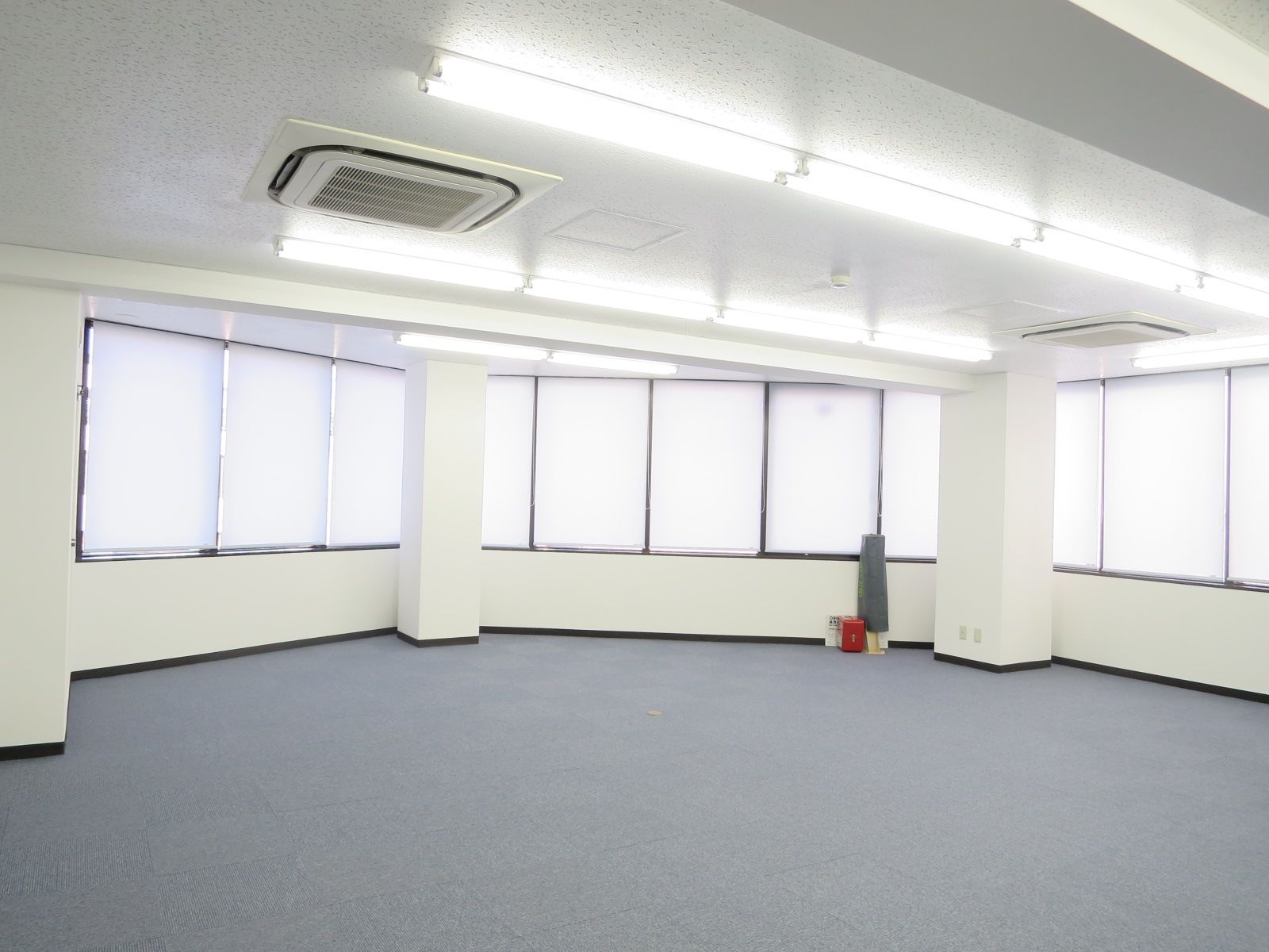 オフィス室内参考画像