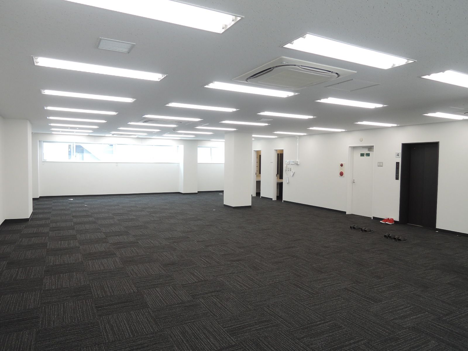 オフィス室内参考画像